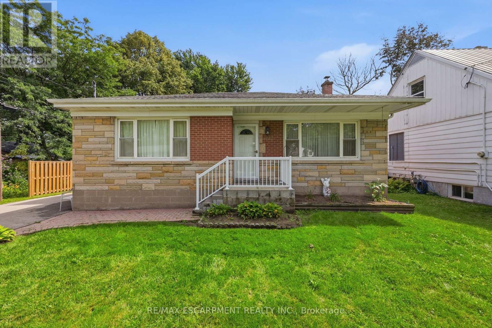 522 ENFIELD ROAD - 4