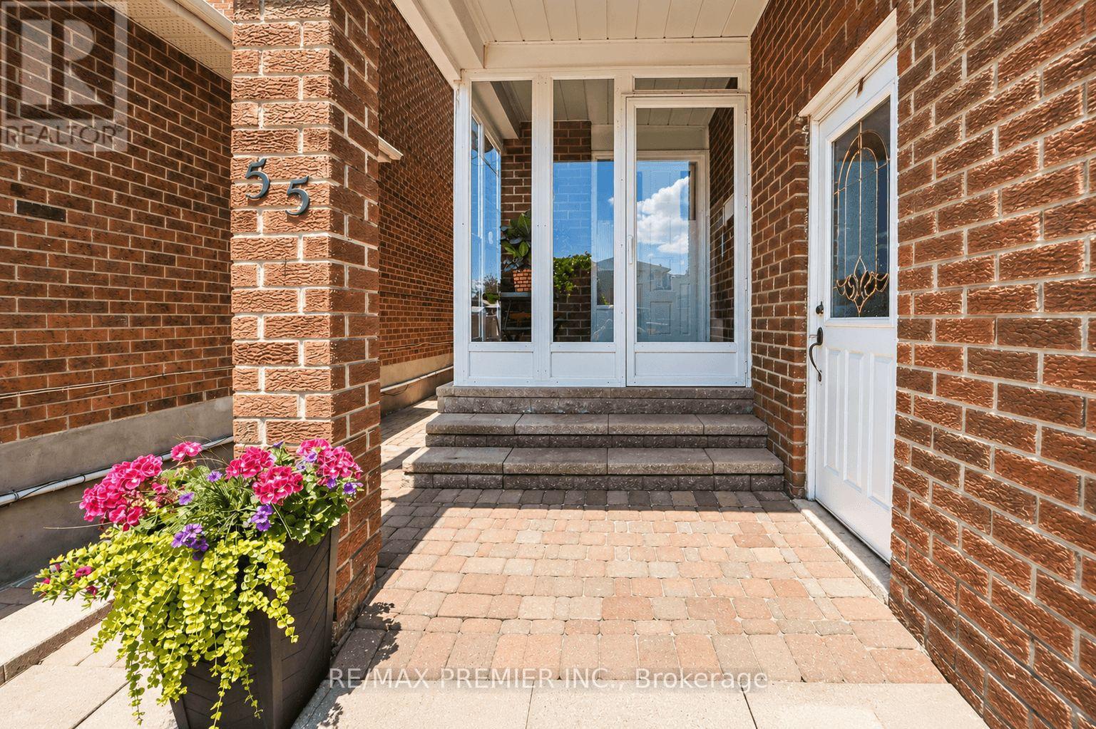 55 DEERPARK CRESCENT - 2