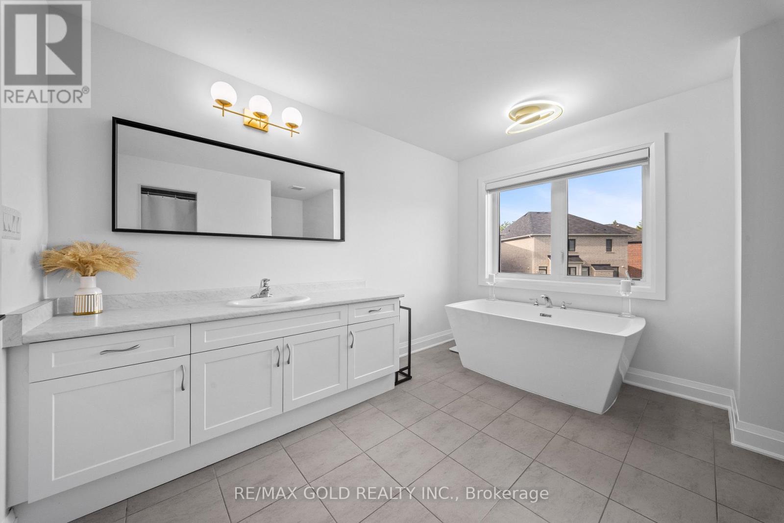 15 SPECKLED ALDER STREET - 13