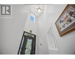 Family room - 2 Olde Town Road, Brampton, ON L6X4V3 Photo 9