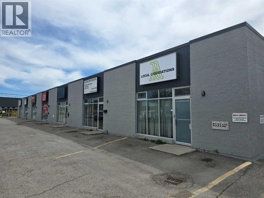 1247 36 Avenue NE, Calgary — photo 1