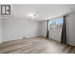 228 Berwick Drive Nw, Calgary, AB T3K1P5 Photo 22