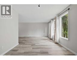 228 Berwick Drive Nw, Calgary, AB T3K1P5 Photo 16