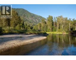 5704 Trans Canada Highway, Malakwa, BC V0E2J0 Photo 36