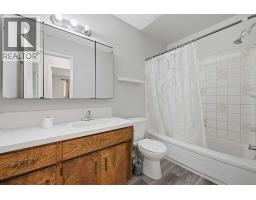 228 Berwick Drive Nw, Calgary, AB T3K1P5 Photo 18