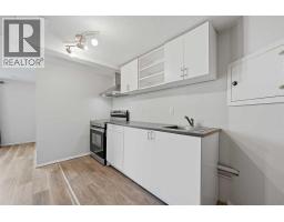 228 Berwick Drive Nw, Calgary, AB T3K1P5 Photo 38