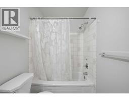 228 Berwick Drive Nw, Calgary, AB T3K1P5 Photo 19