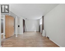 228 Berwick Drive Nw, Calgary, AB T3K1P5 Photo 34