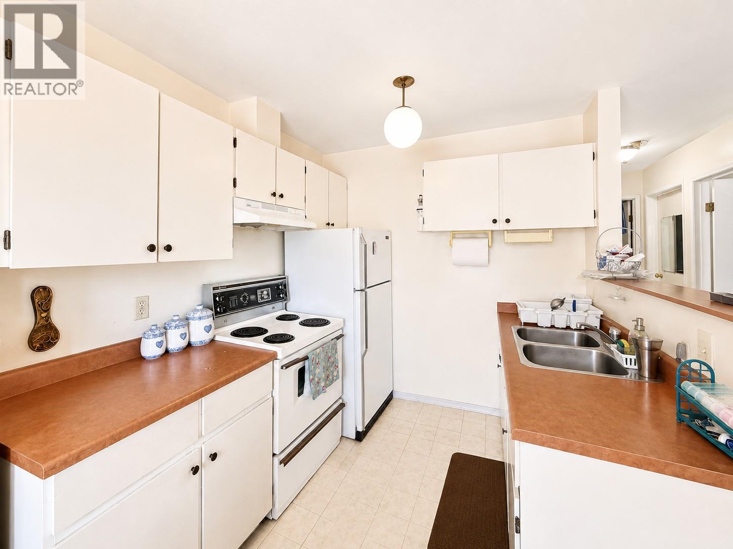 5869 Main Street Unit# 4, Oliver