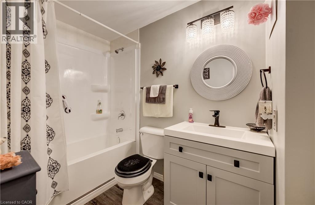 111B MILLER Crescent - 16