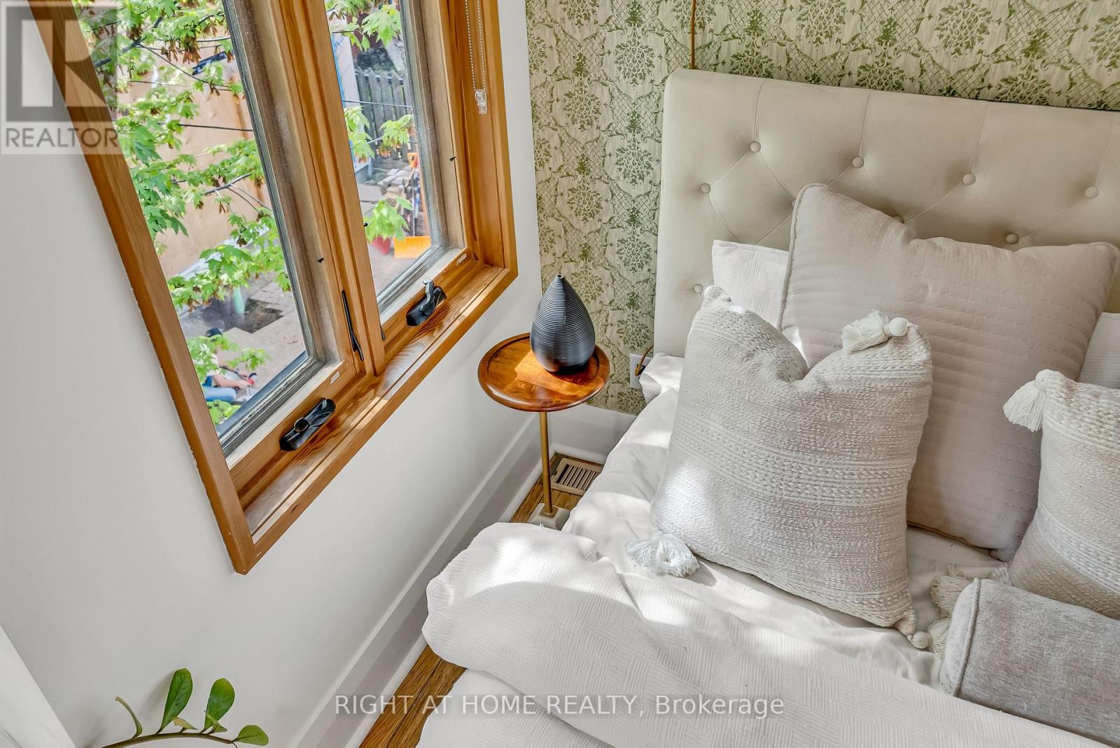 118 LANSDOWNE AVENUE - Image 32