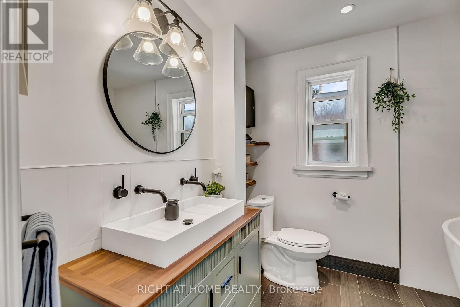 118 LANSDOWNE AVENUE - Image 42