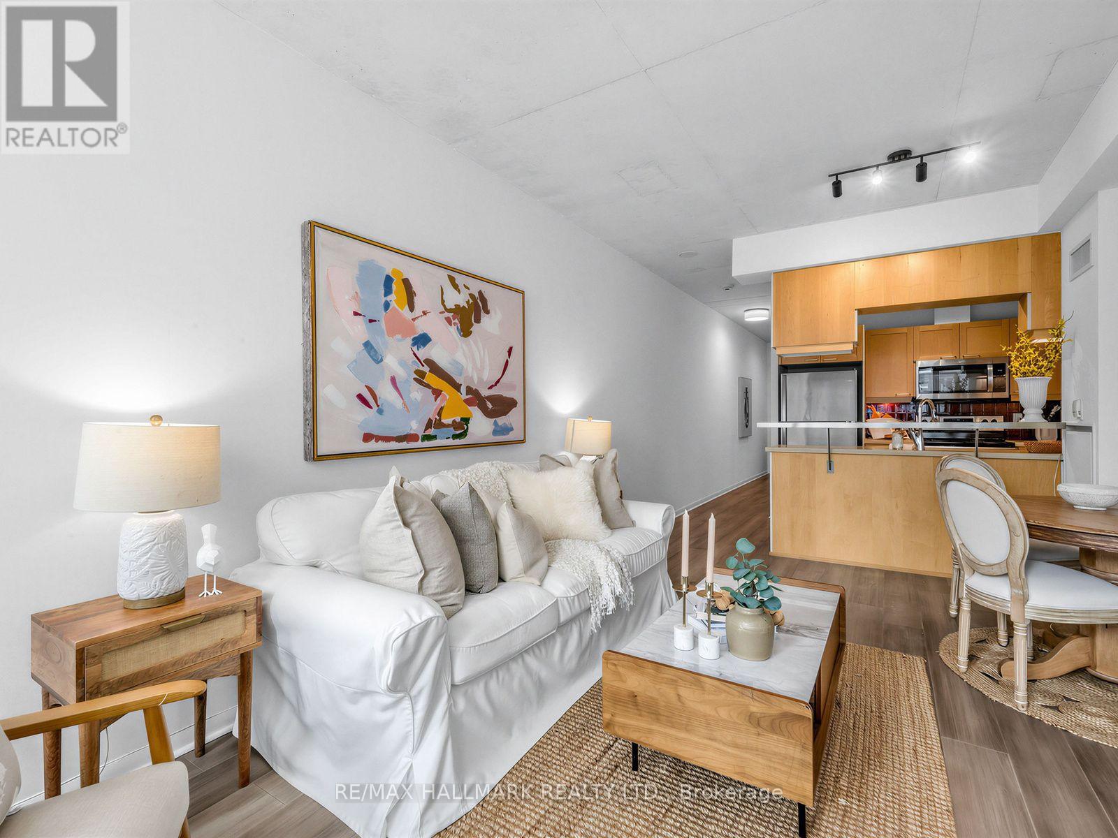 #728 333 ADELAIDE STREET E - 8