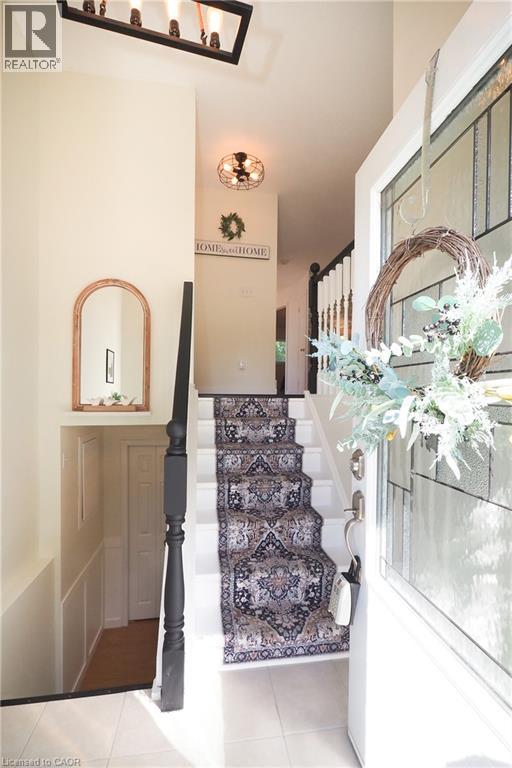 17 DYER Court — photo 3