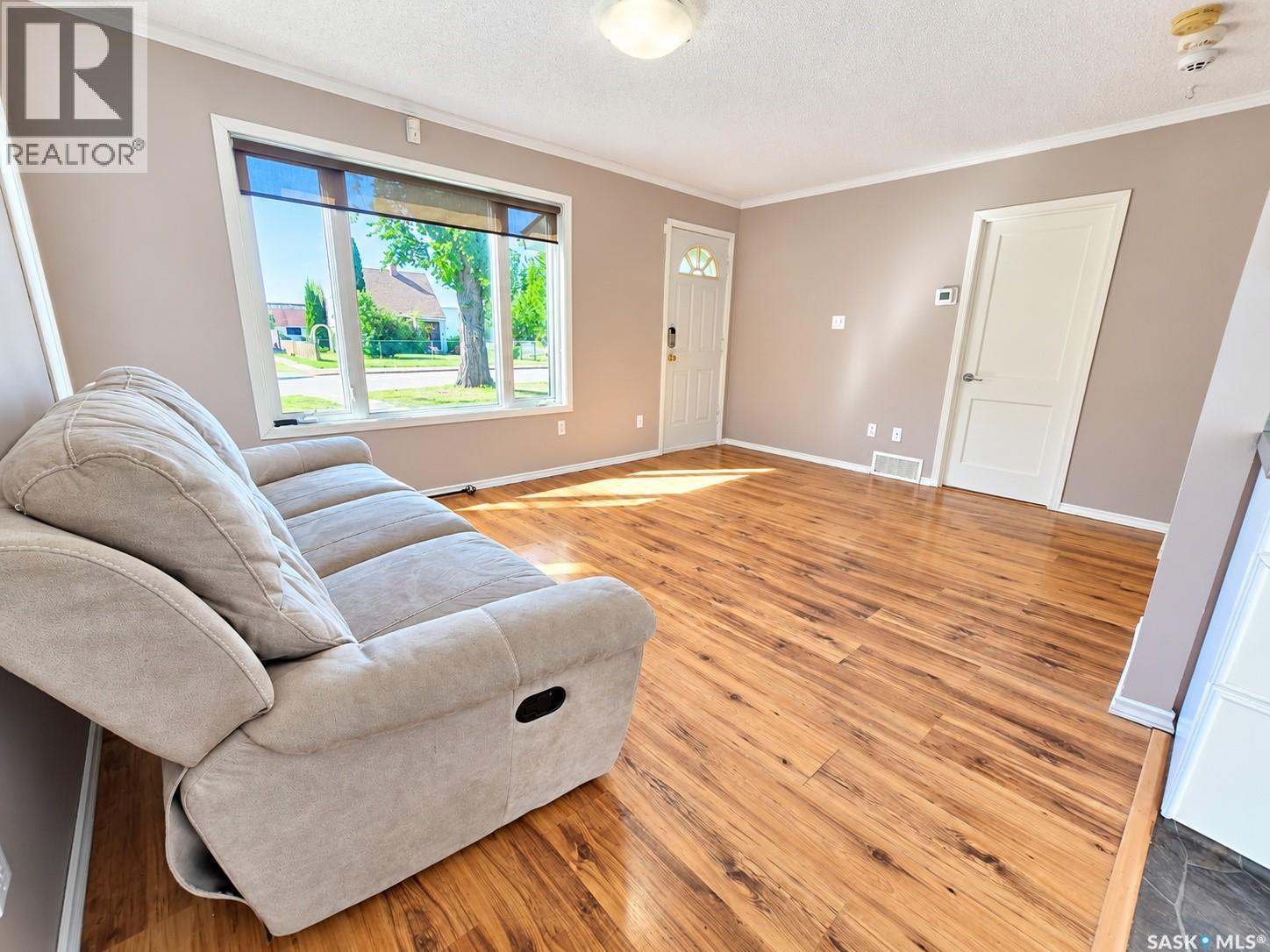 1536 1st AVENUE - 5