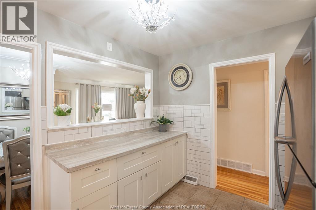 2250 Woodlawn AVENUE - 10
