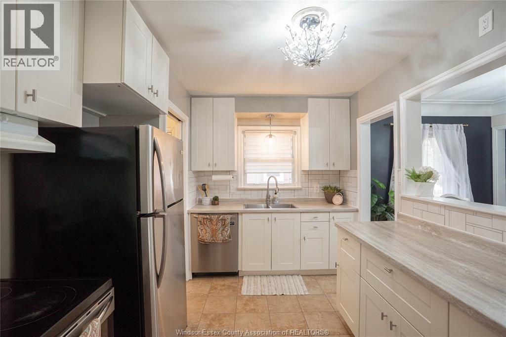 2250 Woodlawn AVENUE - 11