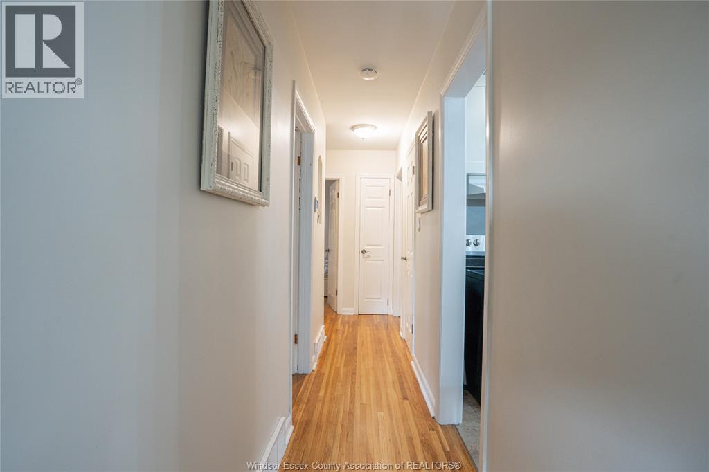 2250 Woodlawn AVENUE - 12