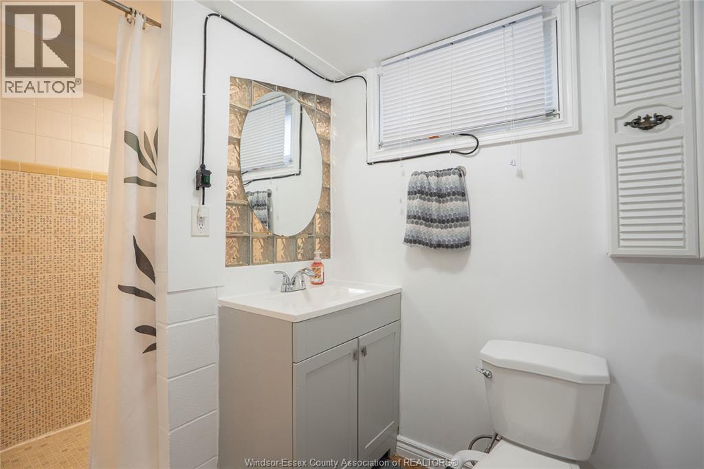 2250 Woodlawn AVENUE - Image 17