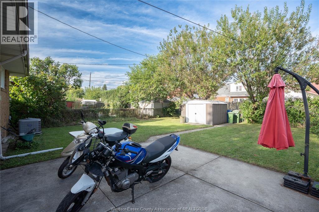 2250 Woodlawn AVENUE - Image 22