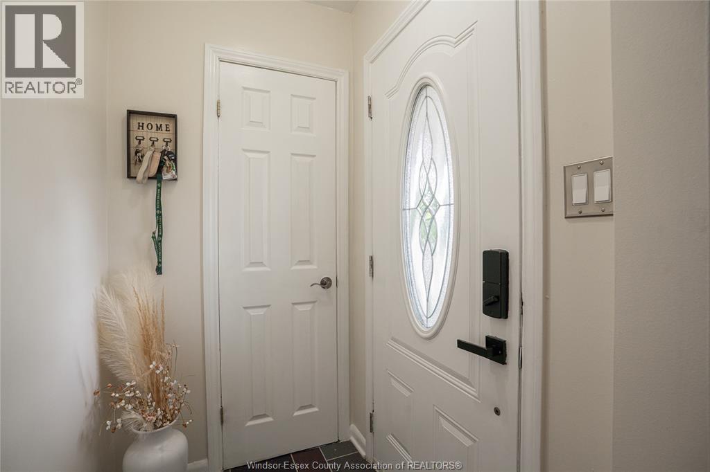 2250 Woodlawn AVENUE - 4