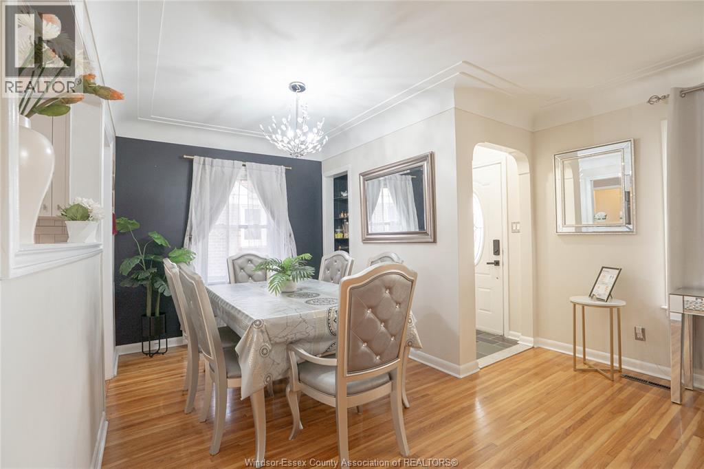 2250 Woodlawn AVENUE - 7