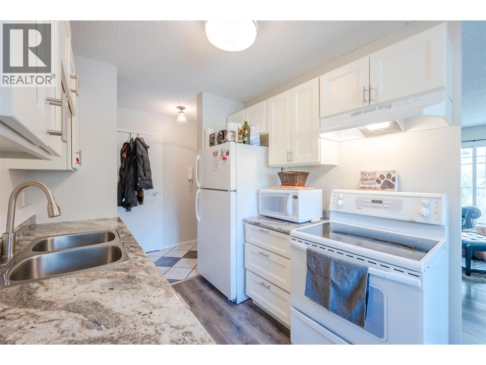#303 110 Skaha Place - 12