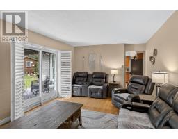 Living room - 1817 Parkwood Circle, Peterborough, ON K9J8C3 Photo 11