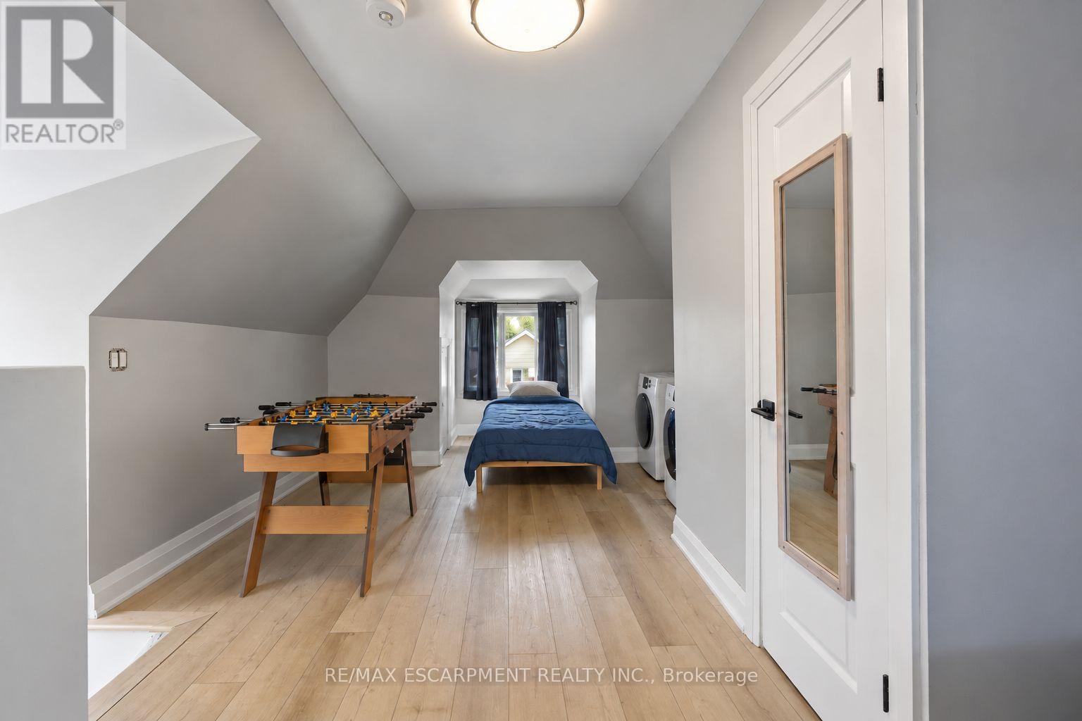 106 BARNESDALE AVENUE N - Image 28