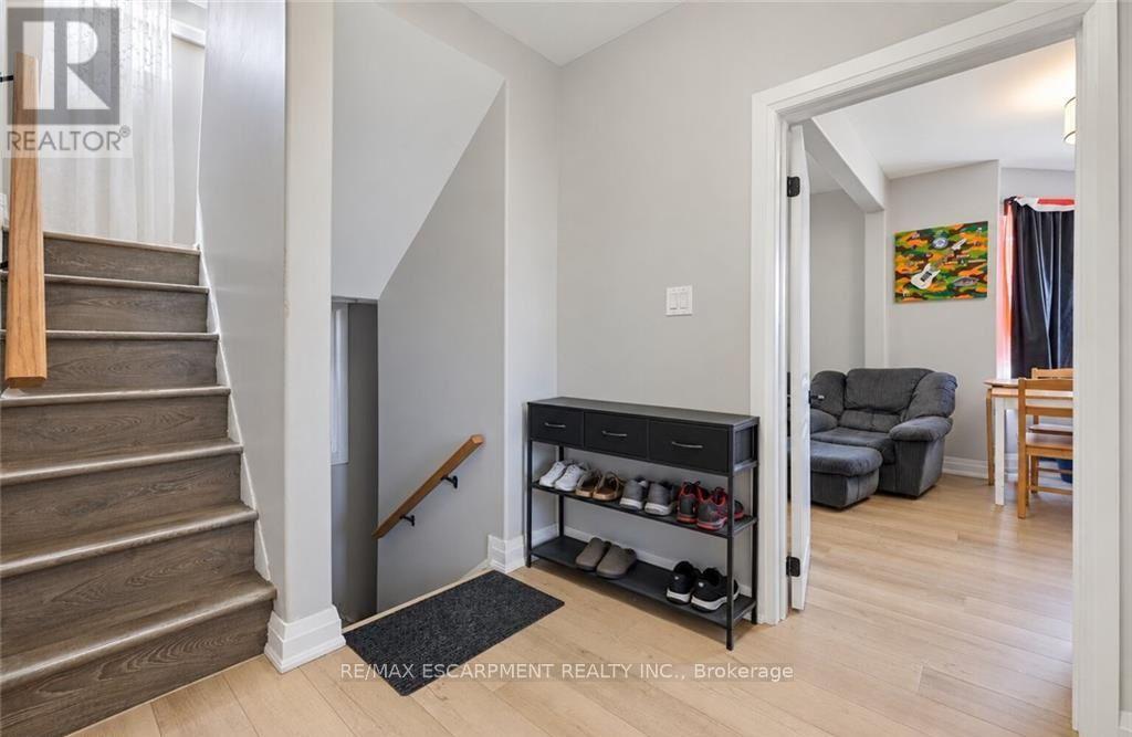 106 BARNESDALE AVENUE N - Image 17
