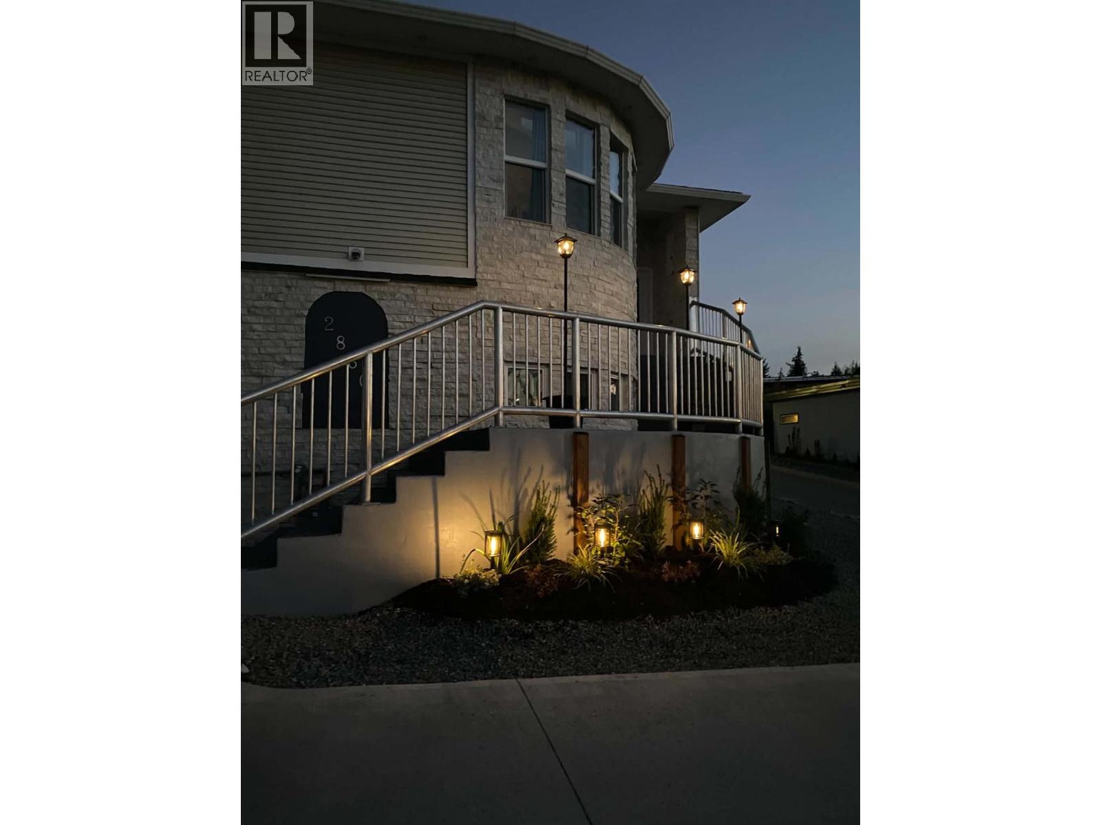 2860 15 Avenue NE - 99