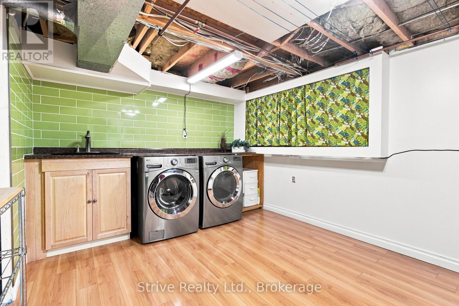 5 CARRIAGE LANE - Image 31