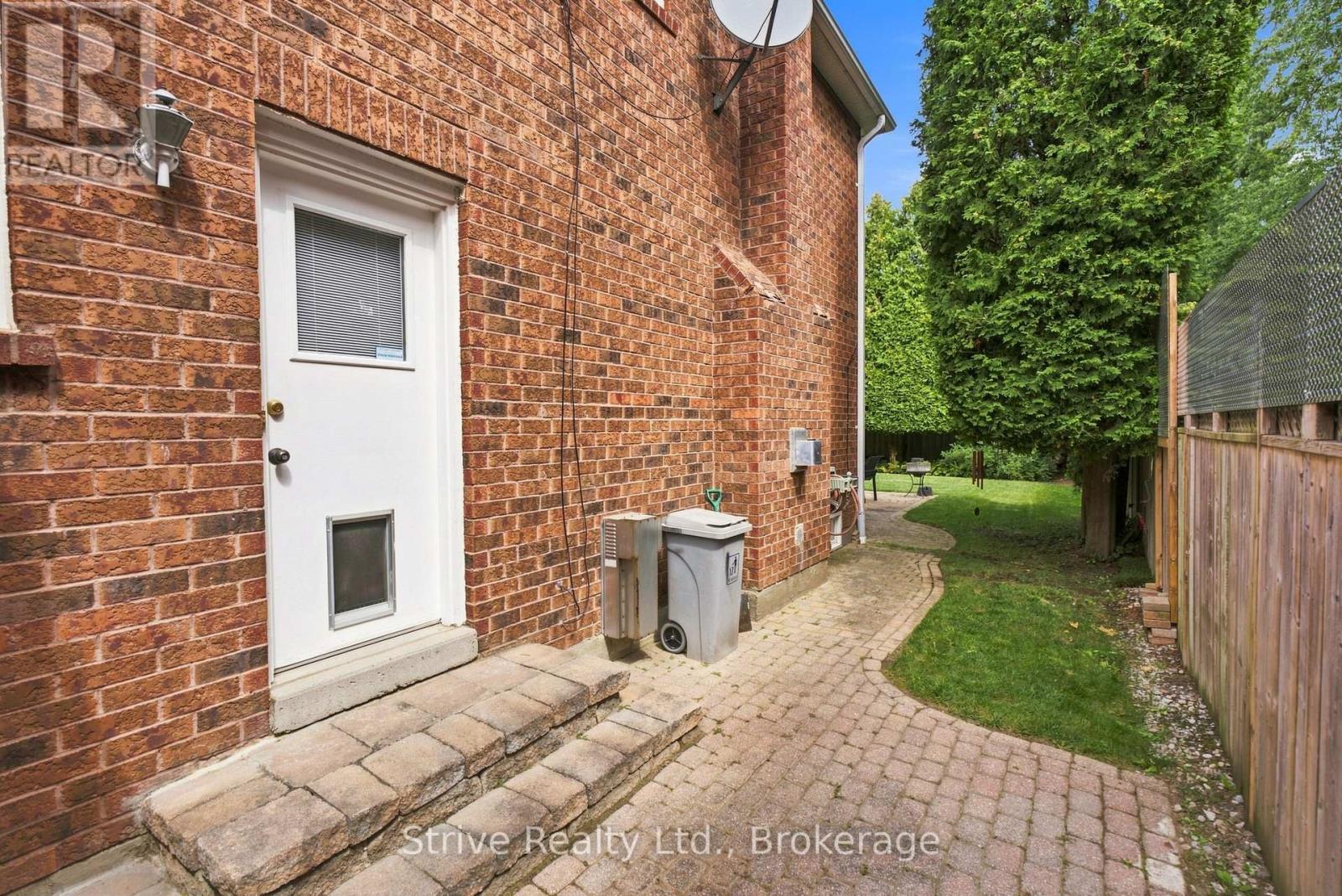 5 CARRIAGE LANE - Image 39
