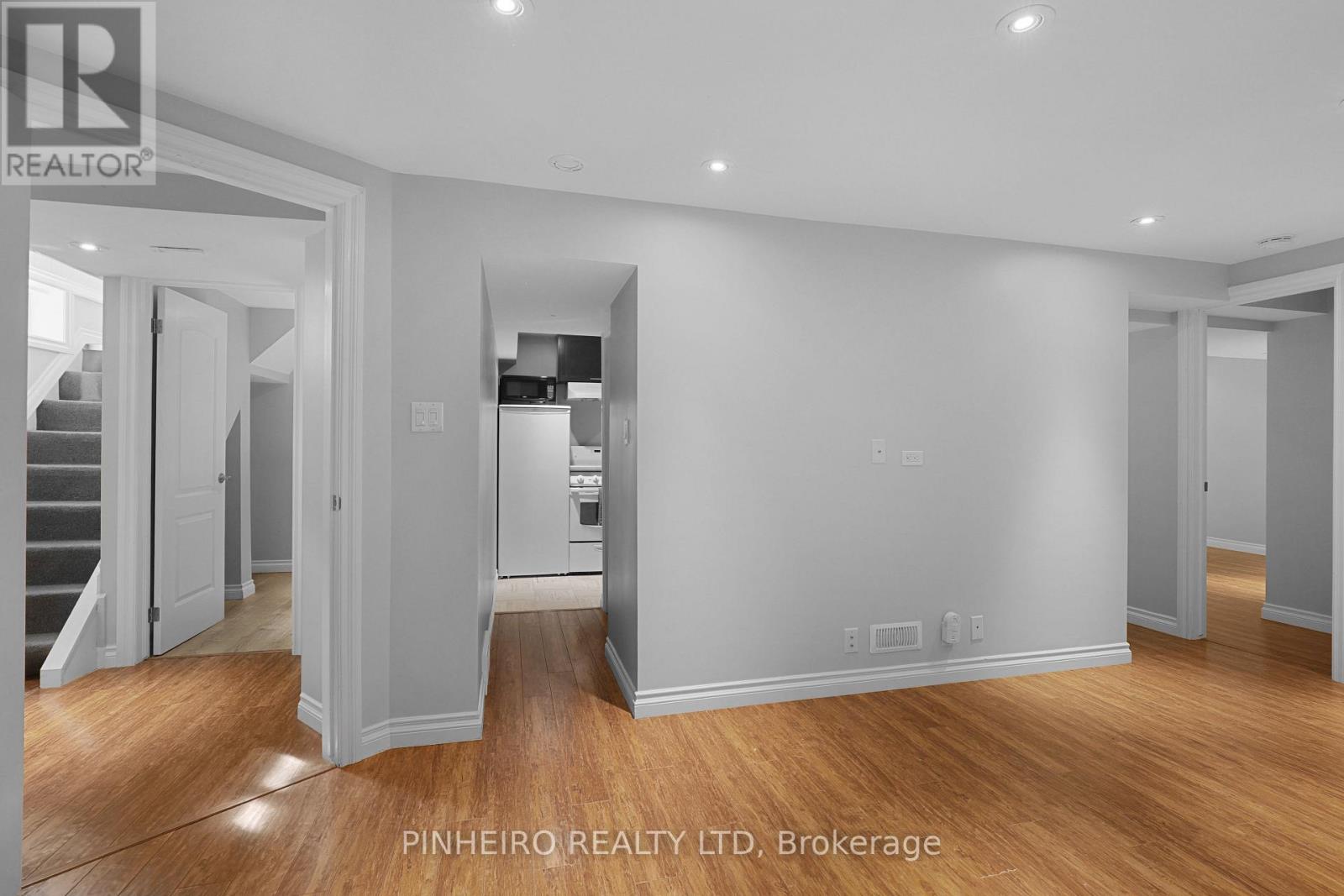 1811 WHITEHALL DRIVE - 27