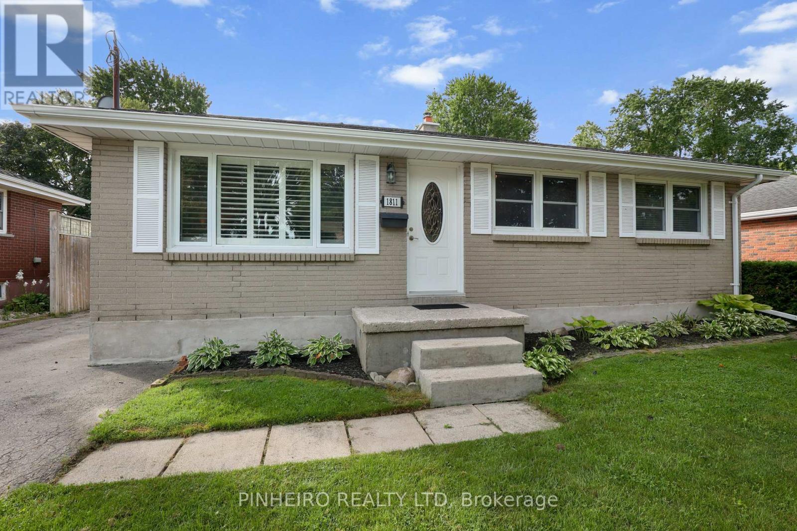1811 WHITEHALL DRIVE - Image 3