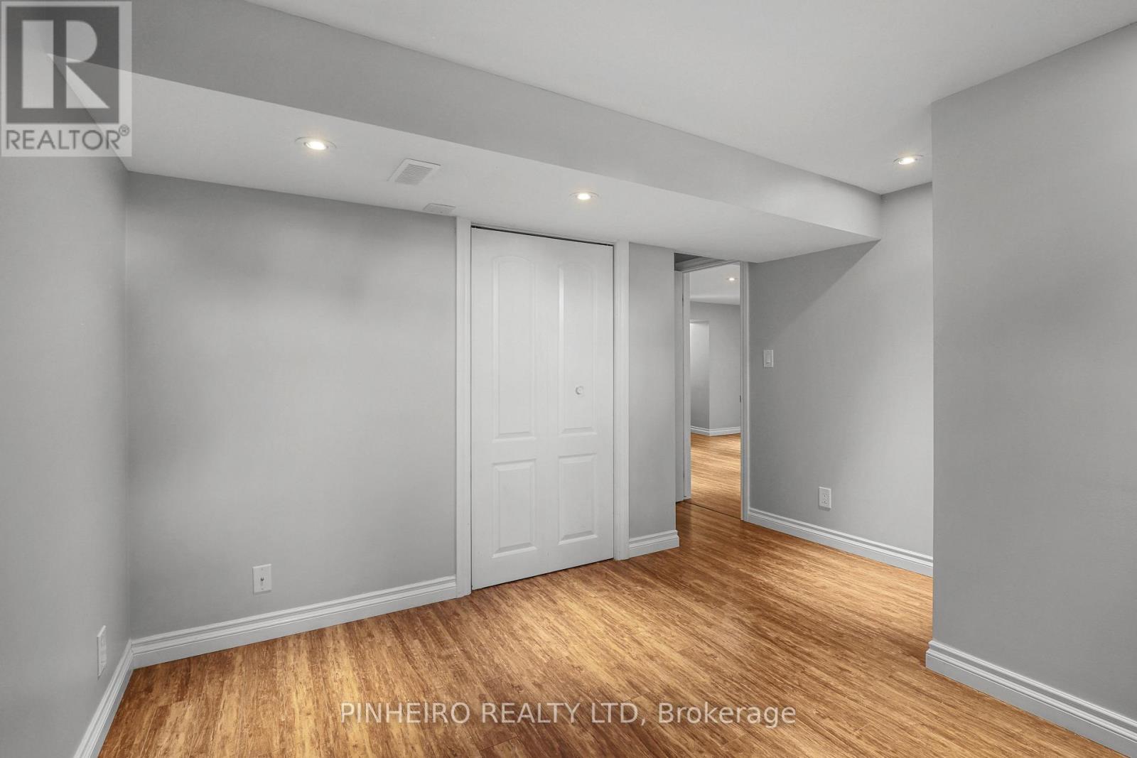 1811 WHITEHALL DRIVE - 31
