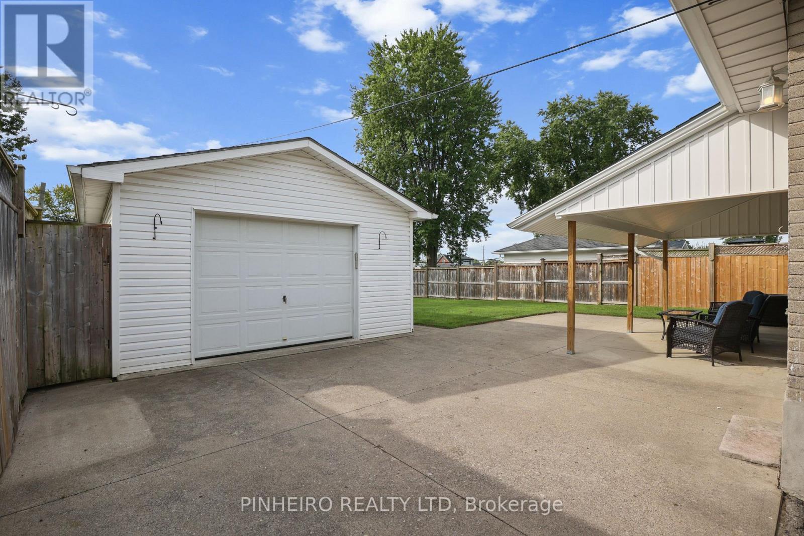 1811 WHITEHALL DRIVE - Image 35