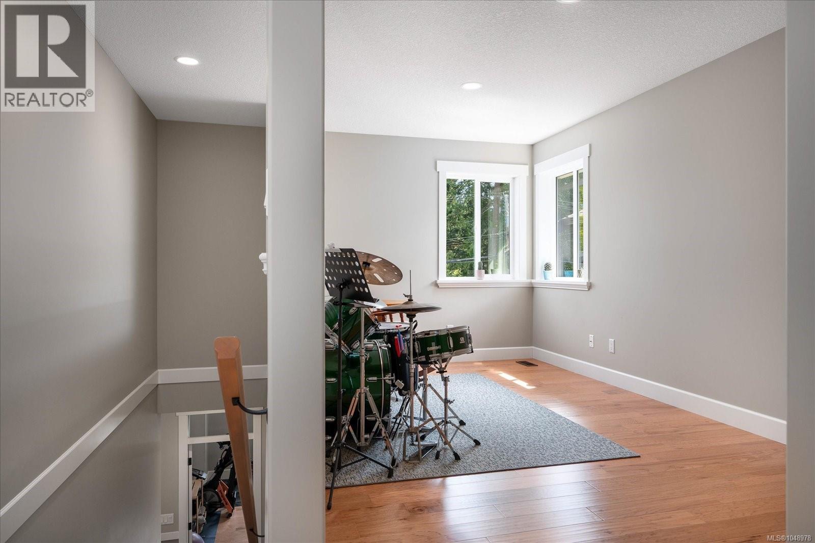 3827 Jingle Pot Rd - Image 18
