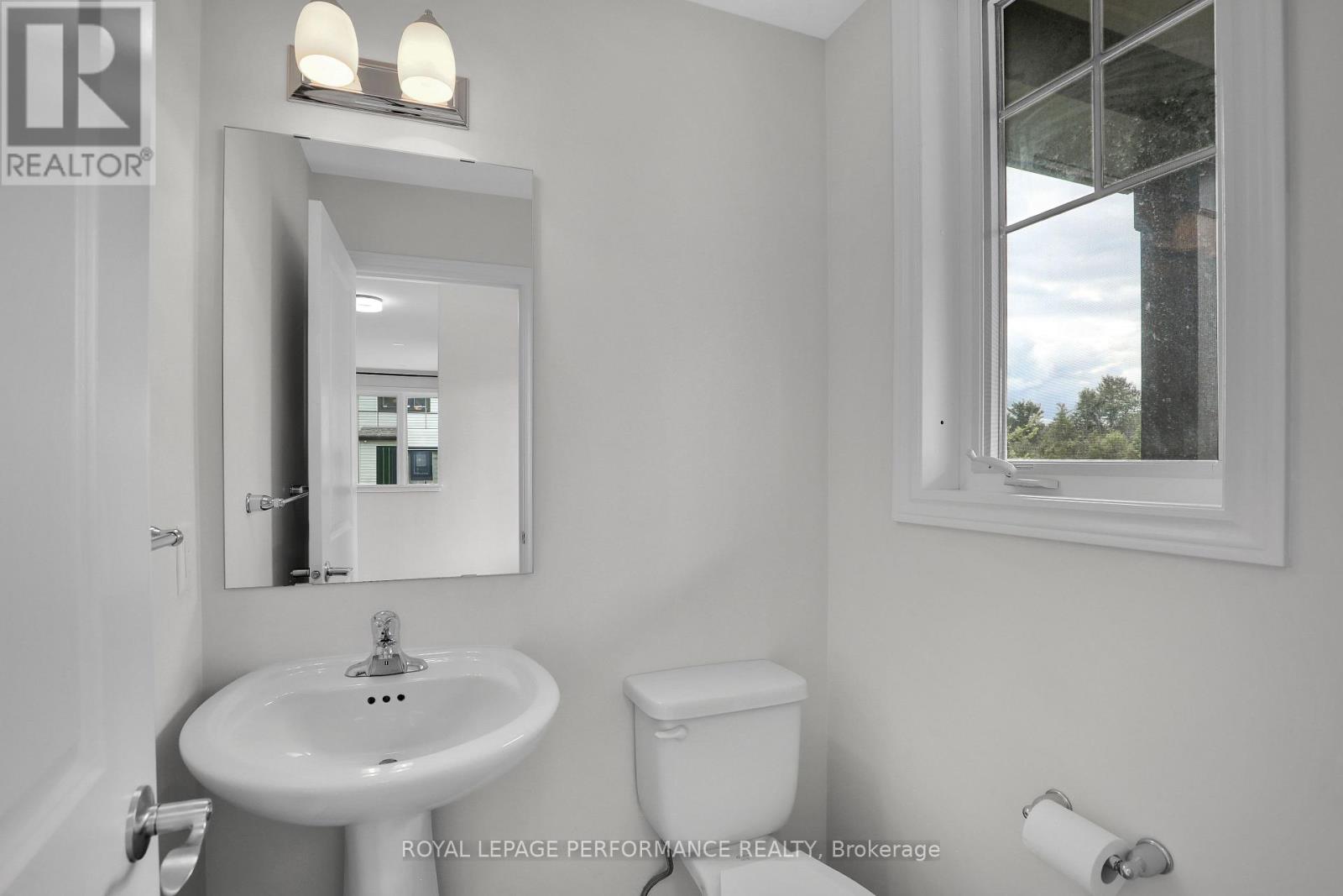 108 WABIKON CRESCENT - 9