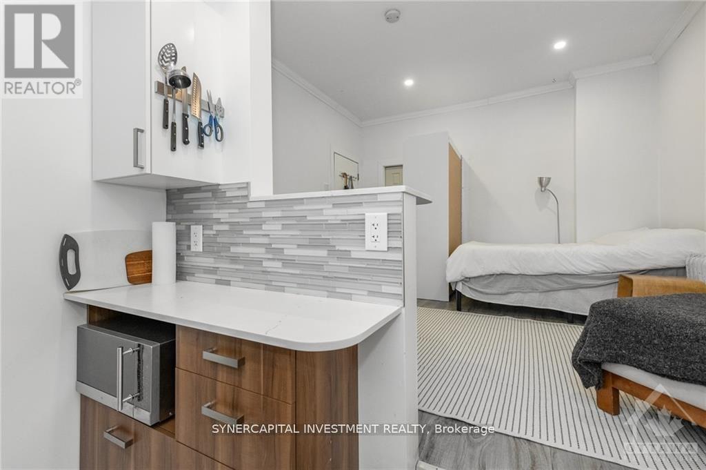 466 MACLAREN STREET - 14