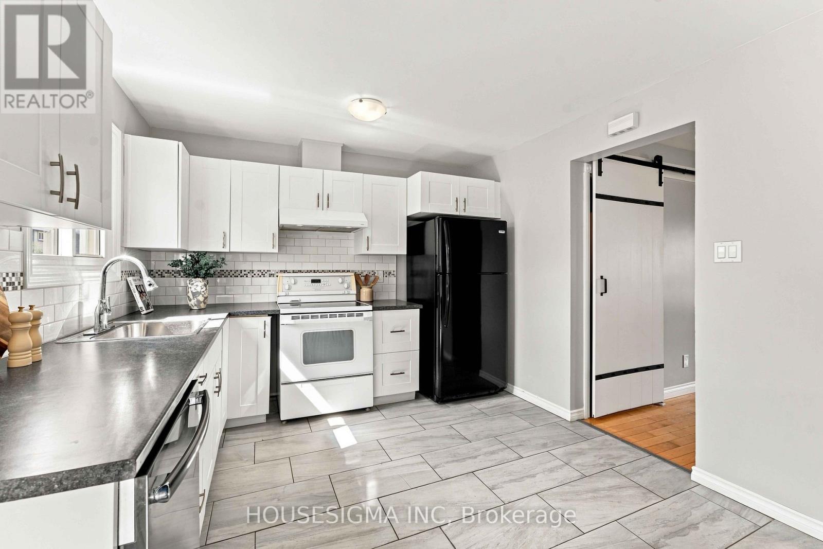 3 Bed, 2 Bath House for Sale in Ottawa – 90 – 3400 PAUL ANKA DRIVE, Ottawa – MLS# X13760488 - Image 18