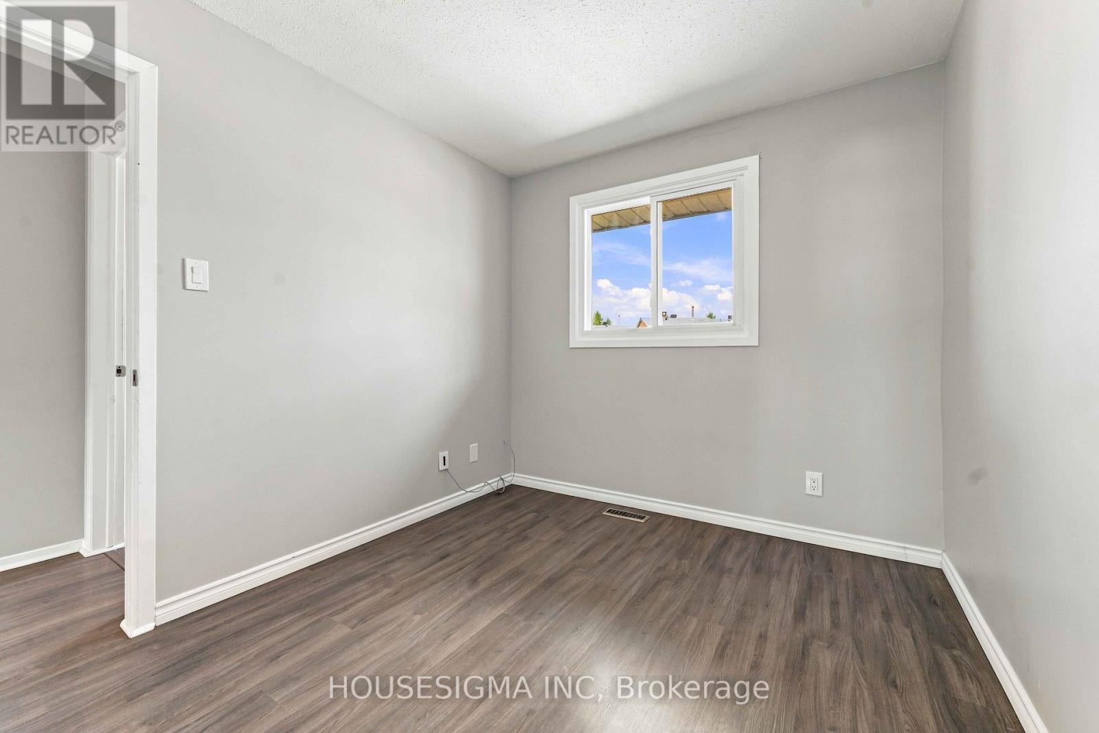 3 Bed, 2 Bath House for Sale in Ottawa – 90 – 3400 PAUL ANKA DRIVE, Ottawa – MLS# X13760488 - Image 32