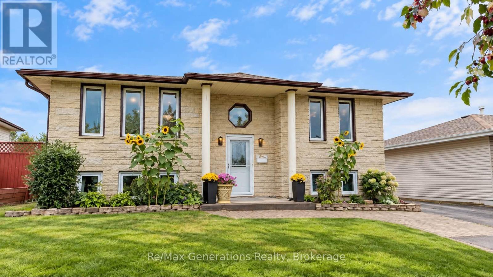 151 IRIS CRESCENT - 1
