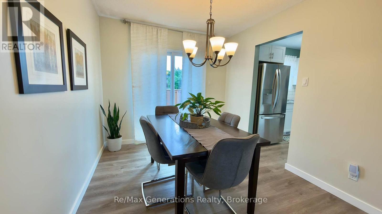 151 IRIS CRESCENT - 10