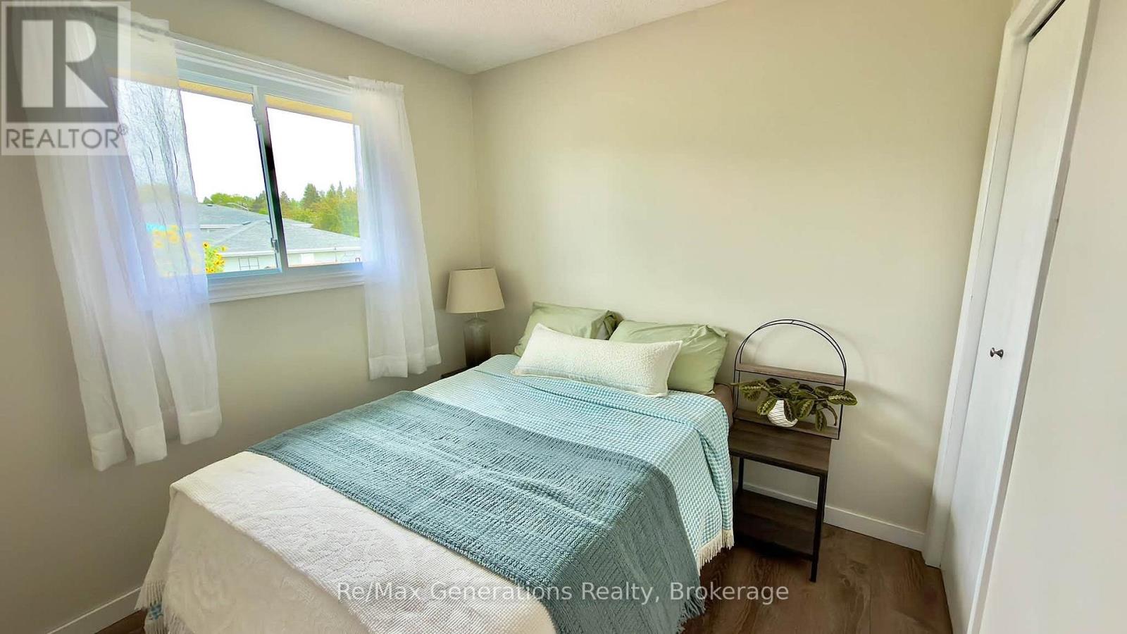 151 IRIS CRESCENT - 11