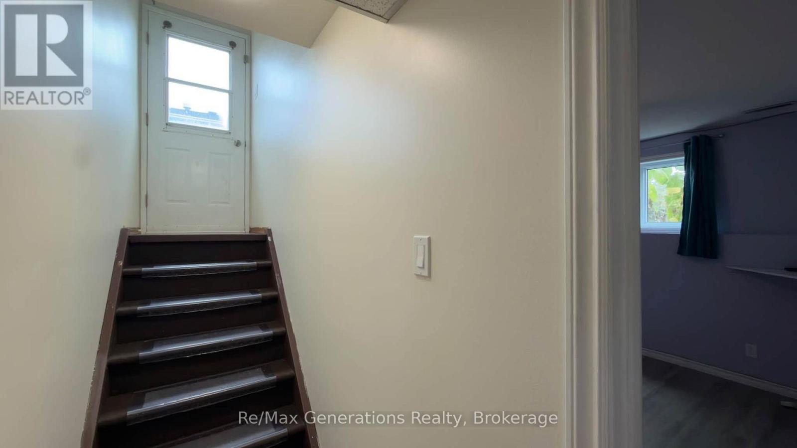 151 IRIS CRESCENT - 16