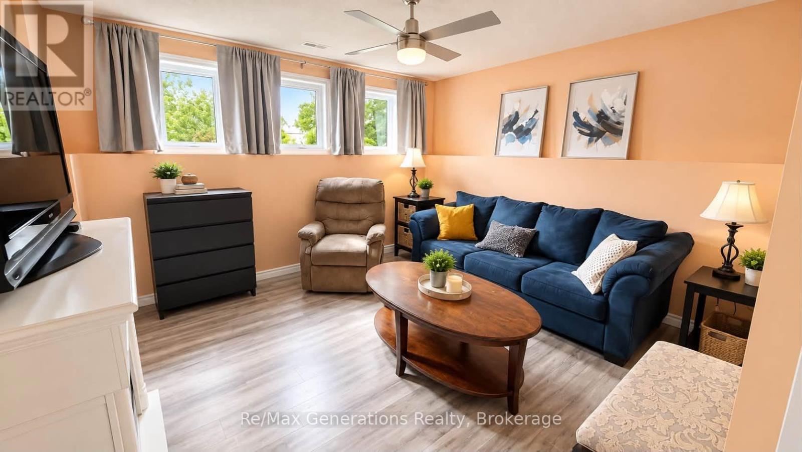 151 IRIS CRESCENT - 17