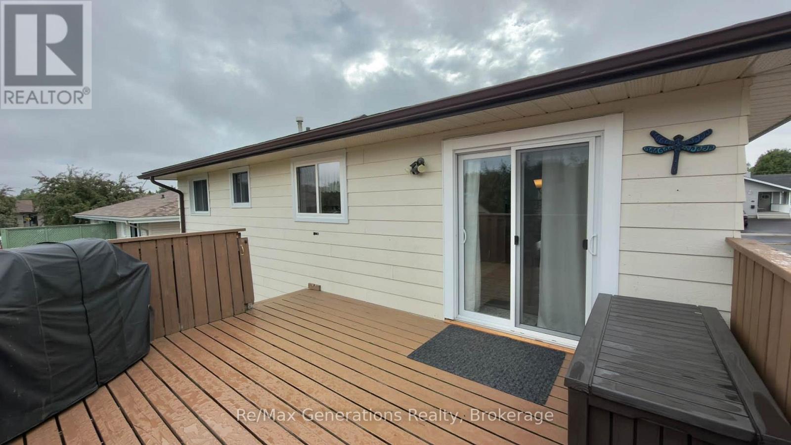151 IRIS CRESCENT - 25