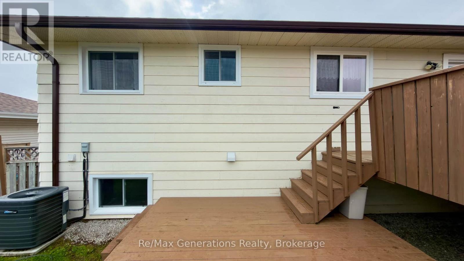 151 IRIS CRESCENT - 26