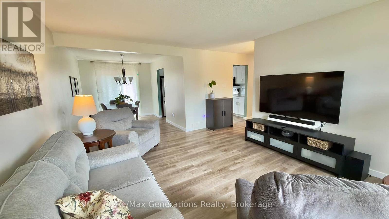 151 IRIS CRESCENT - Image 3